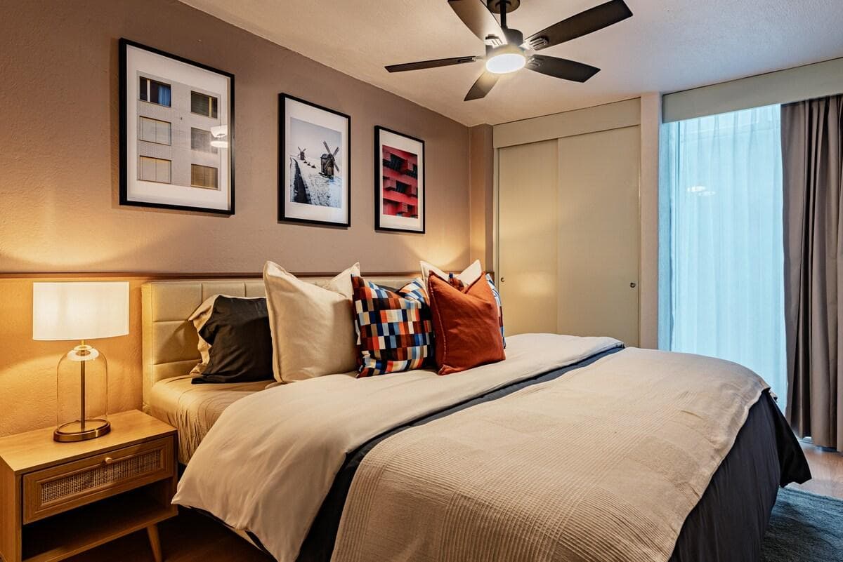Bedroom 2 with a double bed, perfect to relax after a long day.