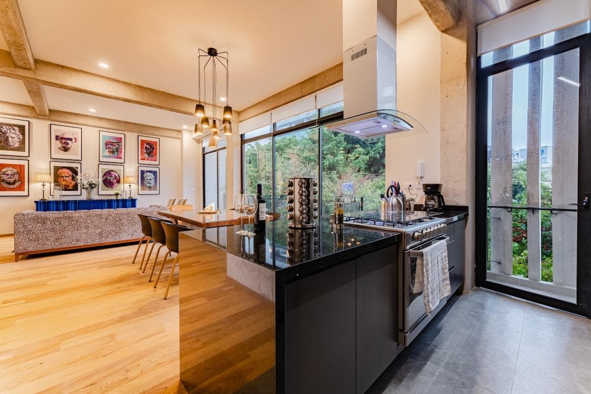 Cocina, sala y comedor