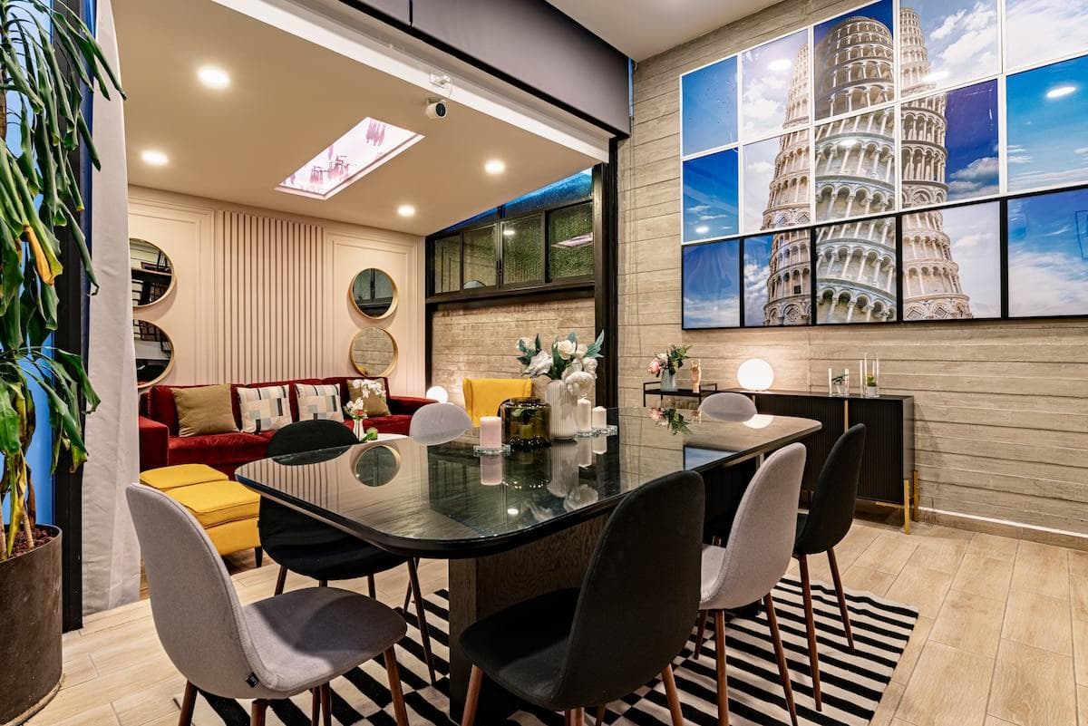 Comfortable dining space, perfect for enjoying meals together with loved ones